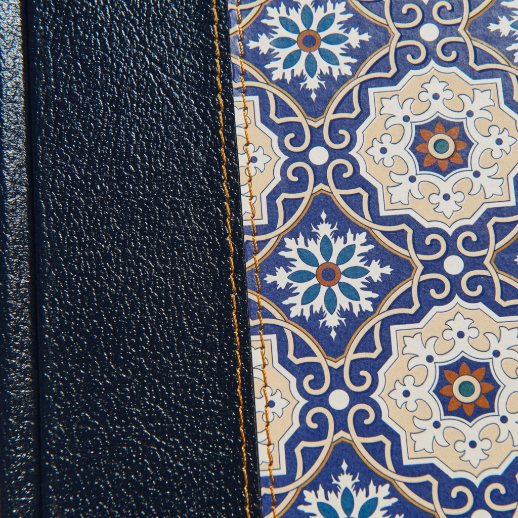 Biblia de Apuntes Edición Letra Grande piel mosaico crema y azul Versión RVR1960